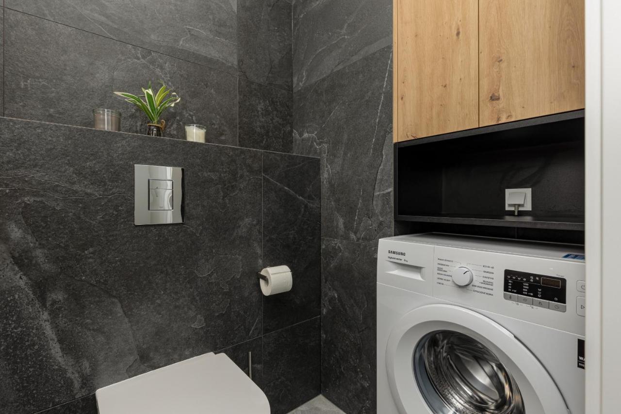 Modern Stalowa 2 Bedrooms & Parking By Renters * Warschau